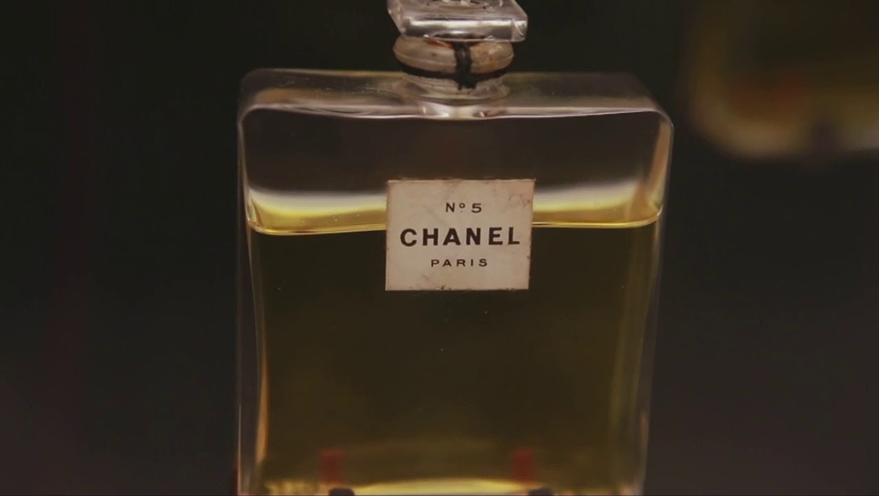 documentaire parfum france 5