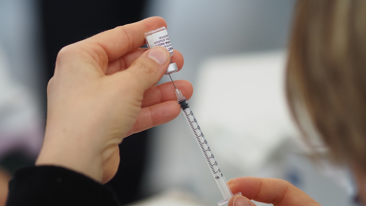 Effets Indésirables De La Vaccination Contre Le Covid-19 : Les Chiffres ...