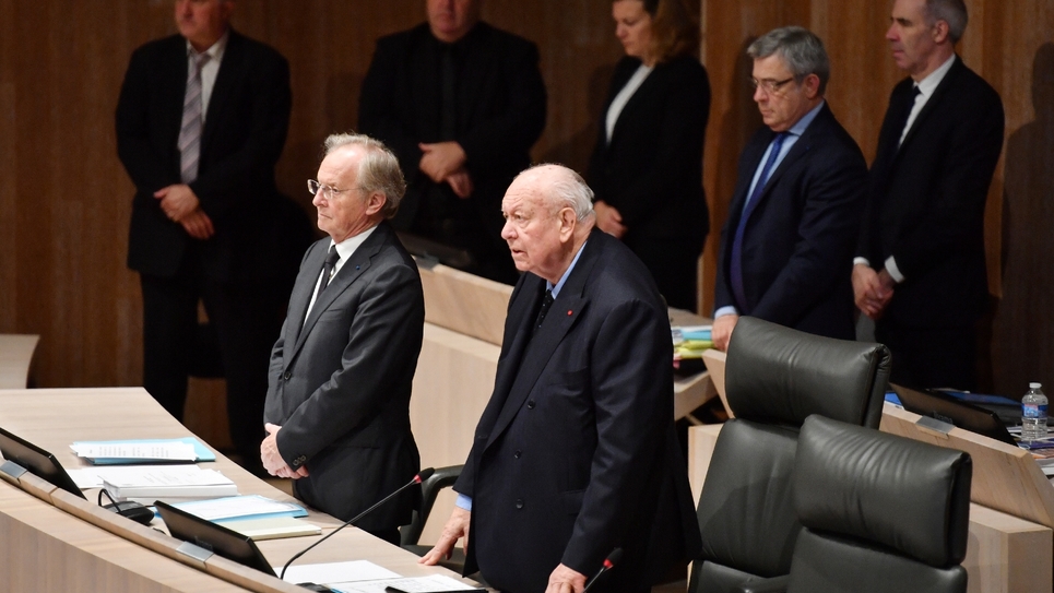 A Marseille Un Conseil Municipal Sous Pression Apres Le Drame De La Rue D Aubagne Public Senat