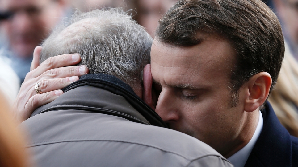 L Hommage De Macron Aux Victimes Du 13 Novembre Public Senat