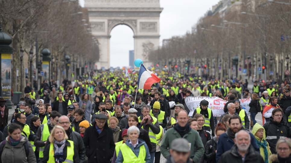 Gilets Jaunes Mobilisation En Repli Avant Un Mois Crucial