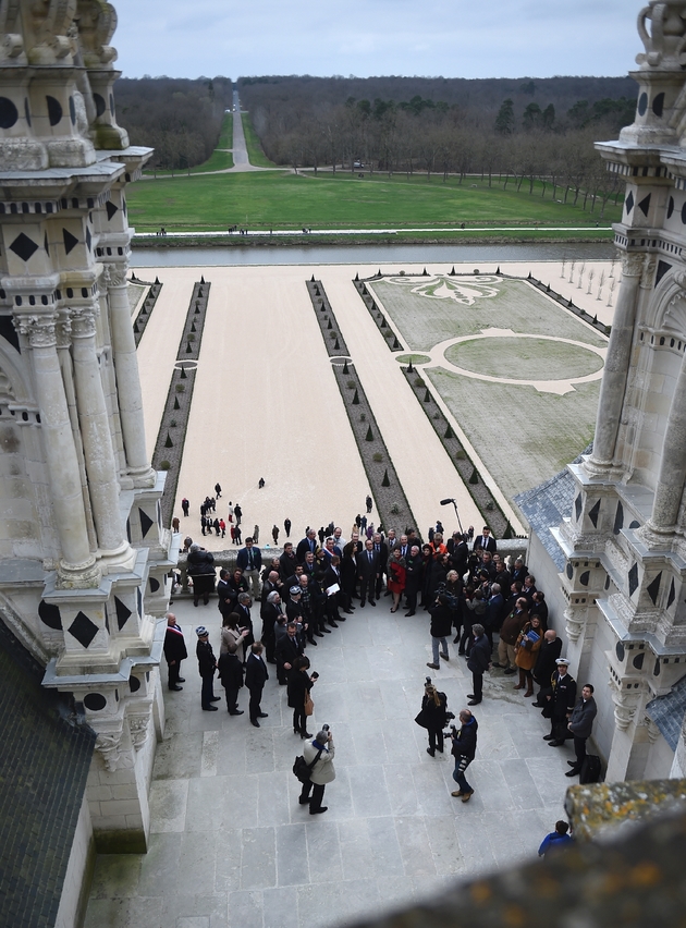 François Hollande inaugure les jardins à la française du domaine national de Chambord (centre), le 19 mars 2017