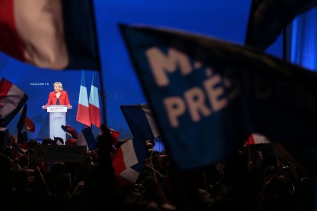 Marine Le Pen, candidate du Front national à la présidentielle, en meeting le 17 avril 2017 à Paris