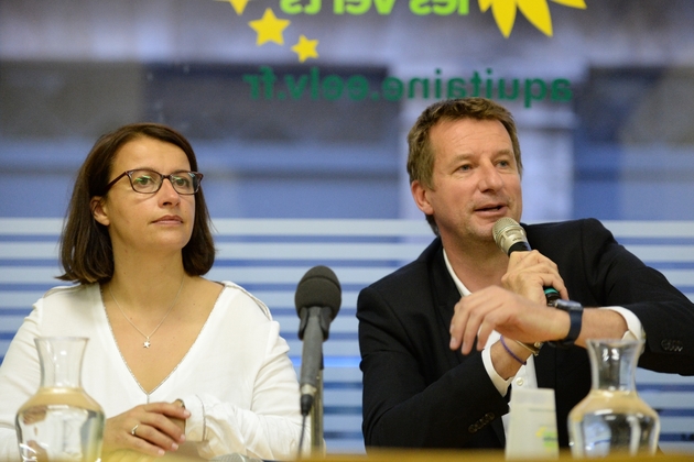 Yannick Jadot (d) et Cécile Duflot, candidats à la primaire EELV, le 28 septembre 2016 à Bordeaux
