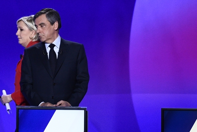 François Fillon, devant Marine Le Pen, le 20 avril 2017, sur le plateau de France 2