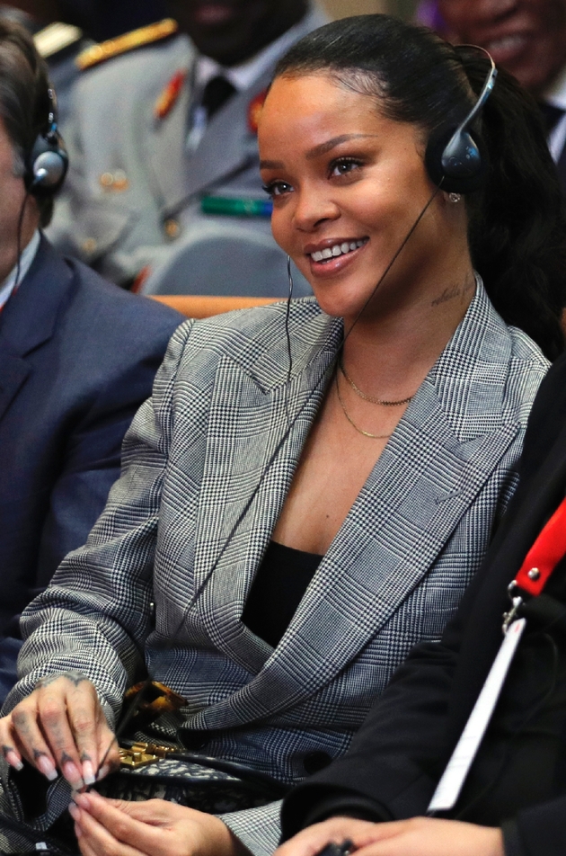La chanteuse Rihanna, ambassadrice du Partenariat mondial pour l'Education (PME) lors d'une réunion de financement de ce fonds le 2 février 2018 à Dakar.