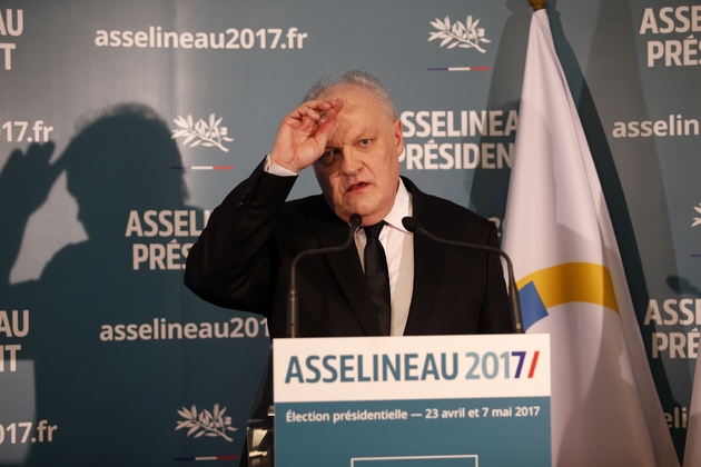 François Asselineau lors d'une conférence de presse le 10 mars 2017 à Paris