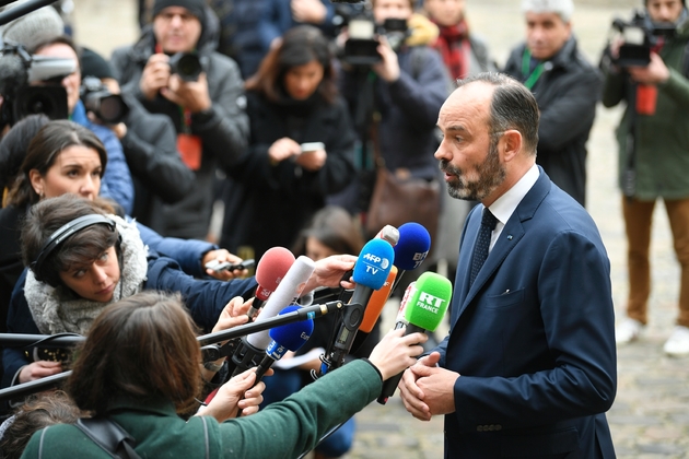 Edouard Philippe parle à la presse le 7 janvier 2019 à l'issue d'une réunion avec les partenaires sociaux rue de Grenelle