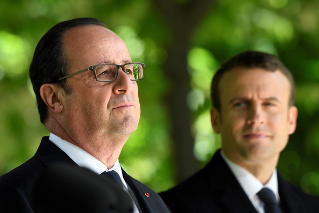 François Hollande et Emmanuel Macron au Jardin du Luxembourg pour les commémorations de la Journée nationale des mémoires de la traite, de l'esclavage et de leurs abolitions, le 10 mai 2017