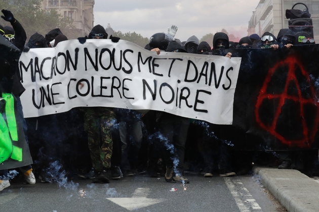 Des militants des 