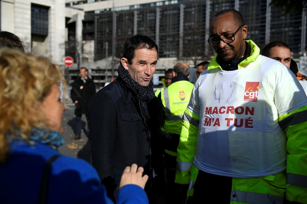 Benoît Hamon rencontre des salariés des transports Megabus le 18 novembre 2016 à Paris