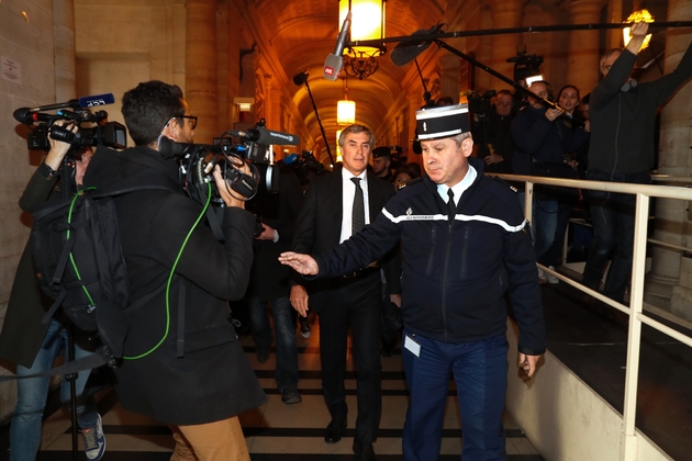 Jérôme Cahuzac quitte le tribunal de Paris, le 8 décembre 2016