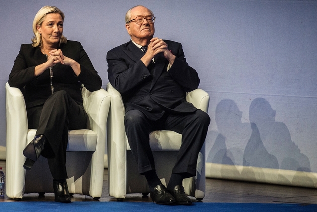 Marine Le Pen et son père Jean-Marie, lors du congrès du FN, le 29 novembre 2014 à Lyon