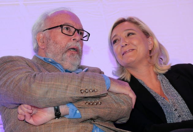 Wallerand de Saint-Just (g), trésorier du Front national (FN), parti dirigé par  Marine Le Pen (d), le 14 septembre 2015 à Arpajon