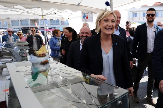 Marine Le Pen en campagne le 16 mars 2017 à Six-Fours-les-Plages