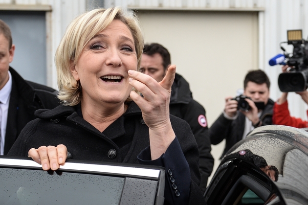 Marine Le Pen en campagne le 8 mars 2017 à Chalezeule dans l'est de la France