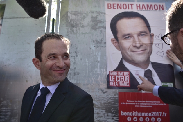 Benoît Hamon, le candidat PS à l'élection présidentielle,lors d'un déplacement à Villiers-le-Bel, le 12 avril 2017 