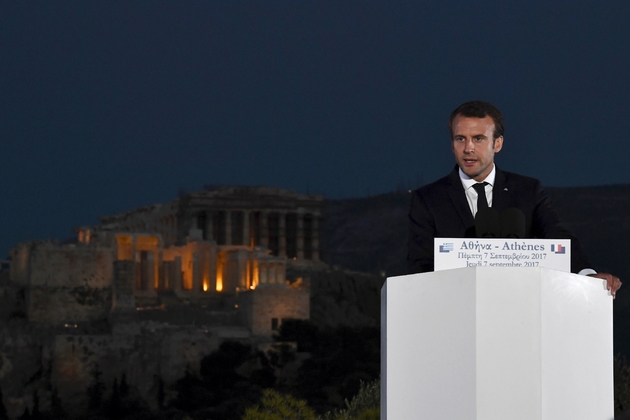 Le président français Emmanuel Macron s'exprime devant l'Acropole à Athènes, le 7 septembre 2017